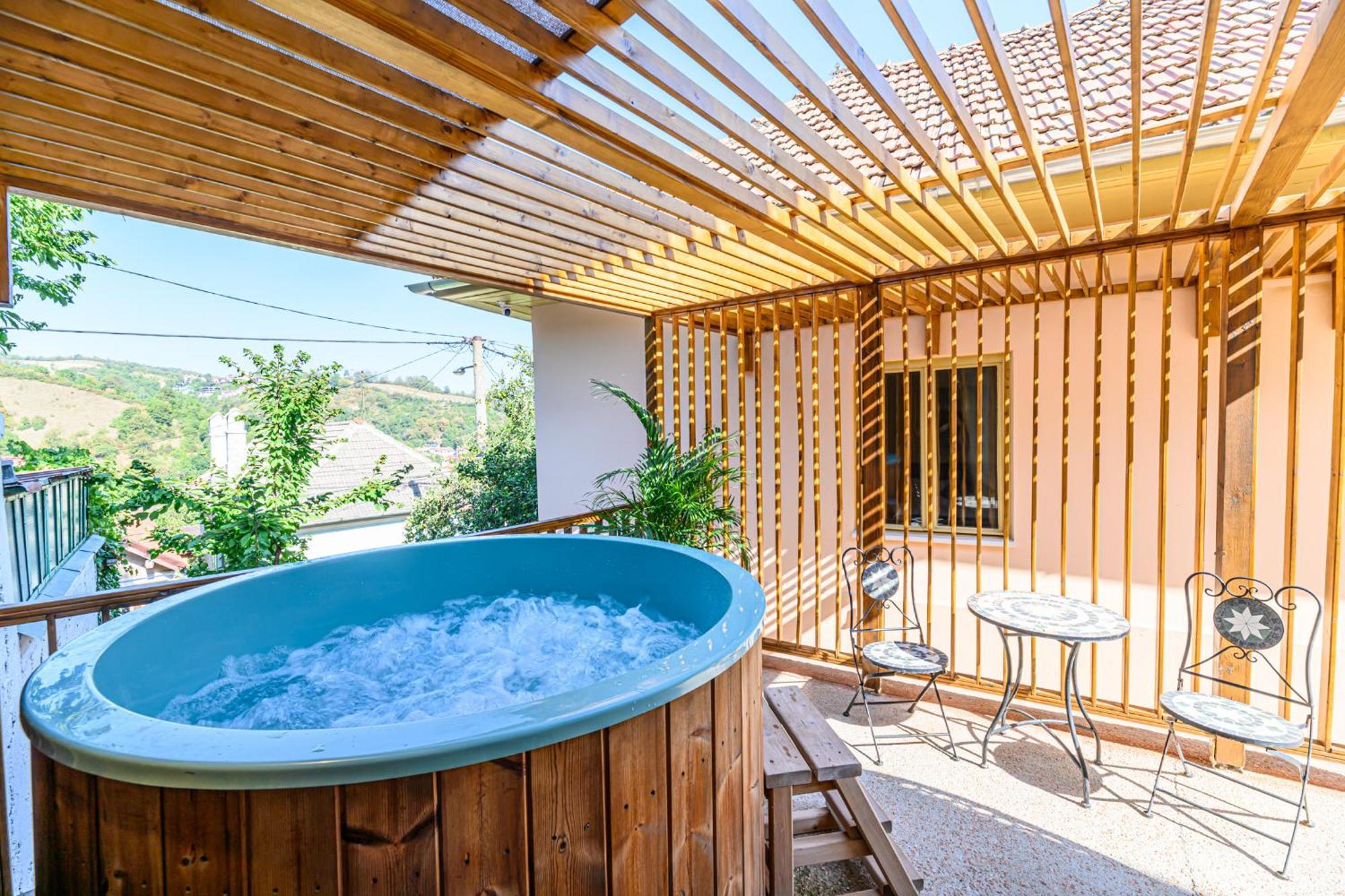 Lagom - Hot Tub Hideout ブラショフ エクステリア 写真